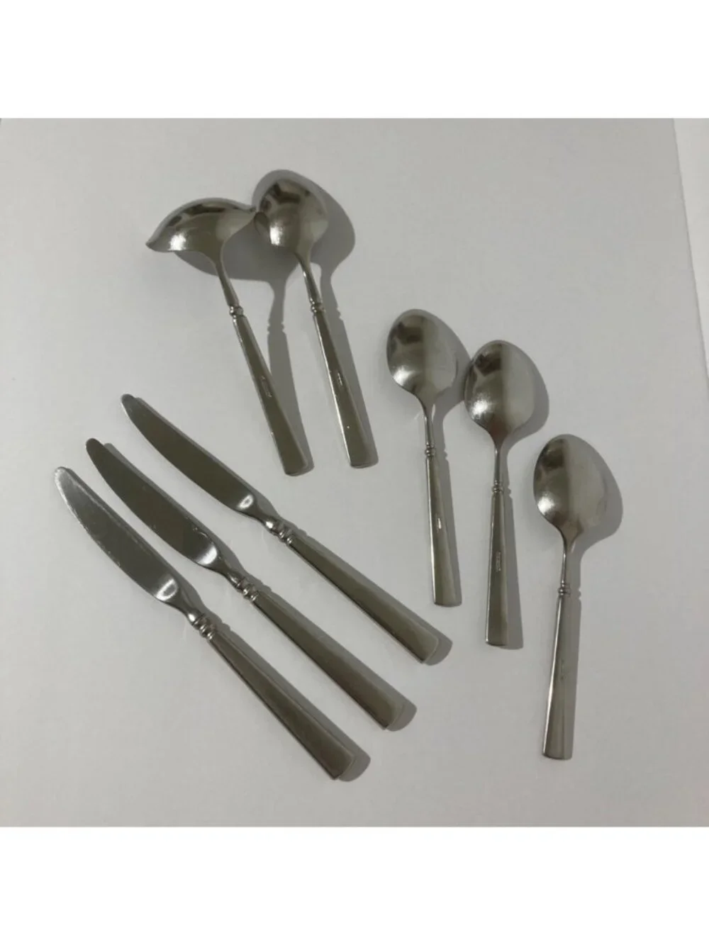 Oneida Easton Flatware Knives Spoons And Serving Utensils 8pc